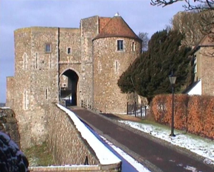 2004 Snow at Dover Castle