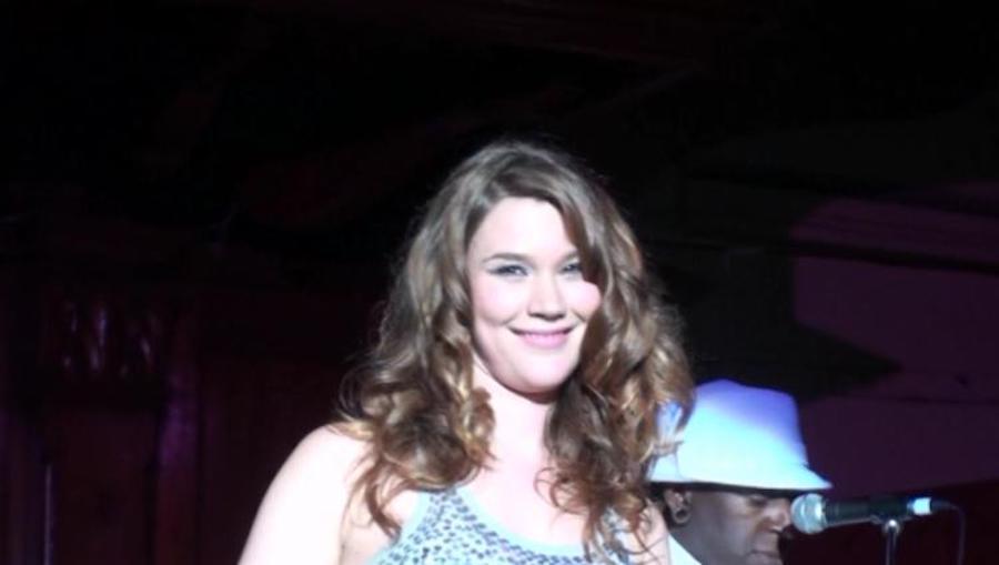 2009 Joss Stone sings at Dover Town Hall
