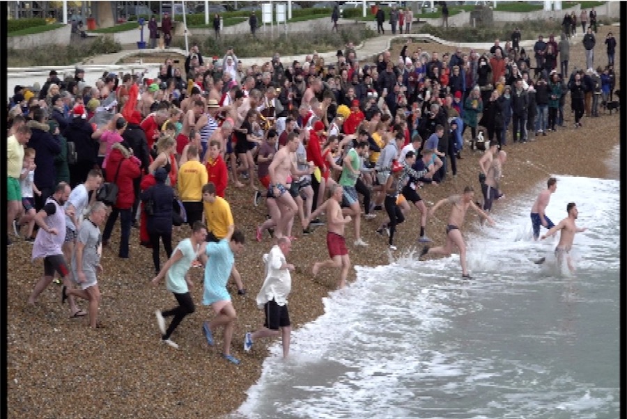 2019 Boxing Day Dip on Dover Waterfront